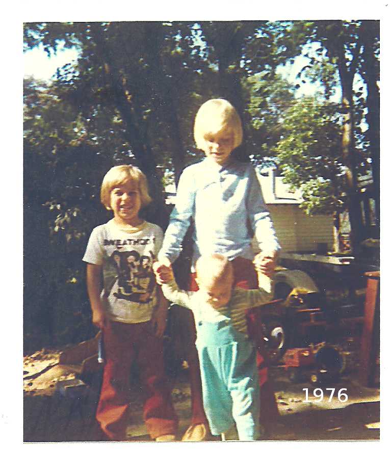 A picture from my brothers album that links to the Blue Folder album A picture from my brothers album that links to the Blue Folder album